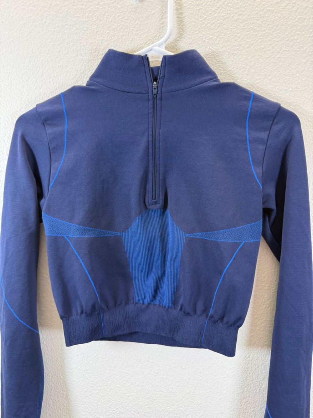 Cropped Navy Quarter-Zip Long-Sleeve Active Top - Picture 2 of 7